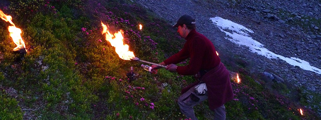 In vuur en vlam: 100 mannen en vrouwen zorgen voor een lichtspektakel rondom Kartitsch, © TVB Osttirol