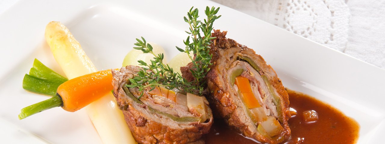 Roulade van jaarling: Op de Ensmannhof is ook een vleesproeverij, © vandory.com/AMTirol