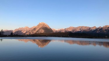 Stuwmeer bij de Gschwandtkopf in Seefeld met uitzicht op de Hohe Munde.
, © Julia Scheiring