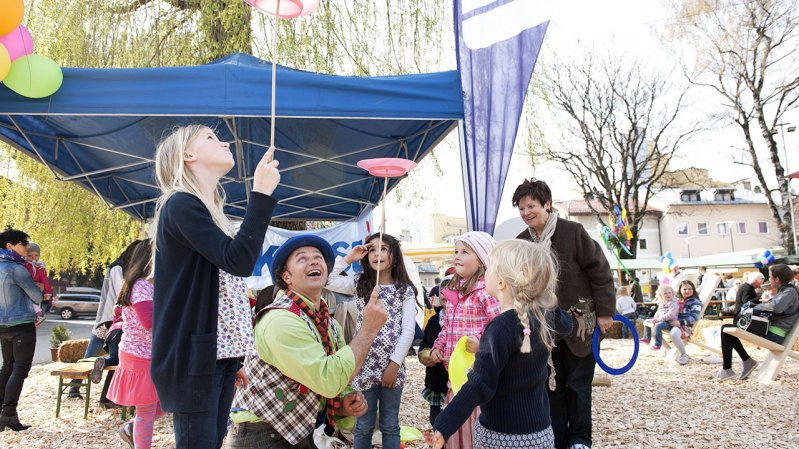 Ook kinderen vermaken zich prima op de culinaire Paasmarkt van Kufstein, © Kufsteinerland