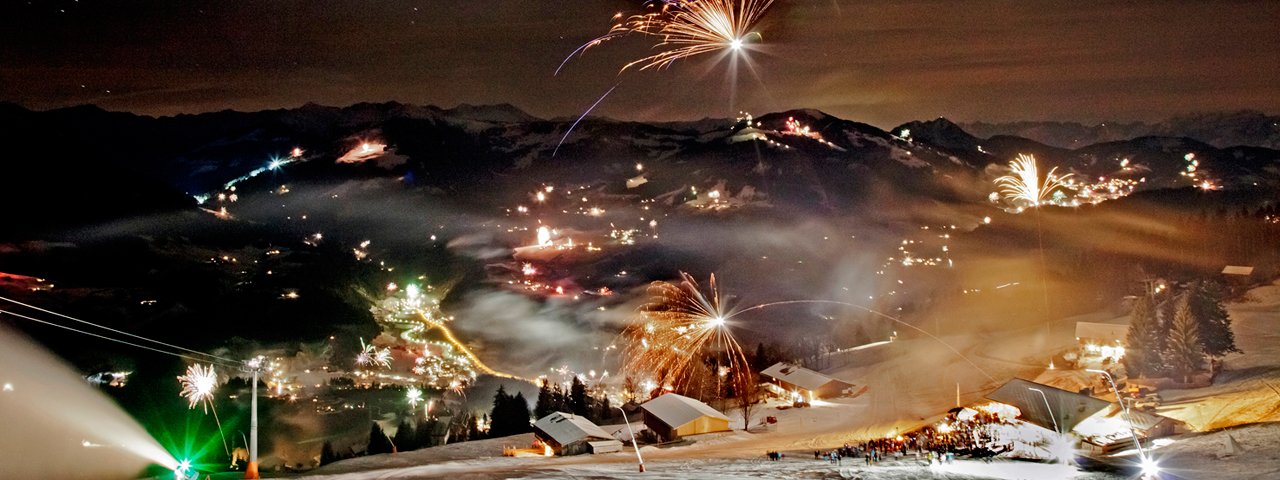 Vuurwerk boven de Kitzbüheler Alpen. Oud en Nieuw op de Hohe Salve is een waar spektakel, © Thomas Trinkl