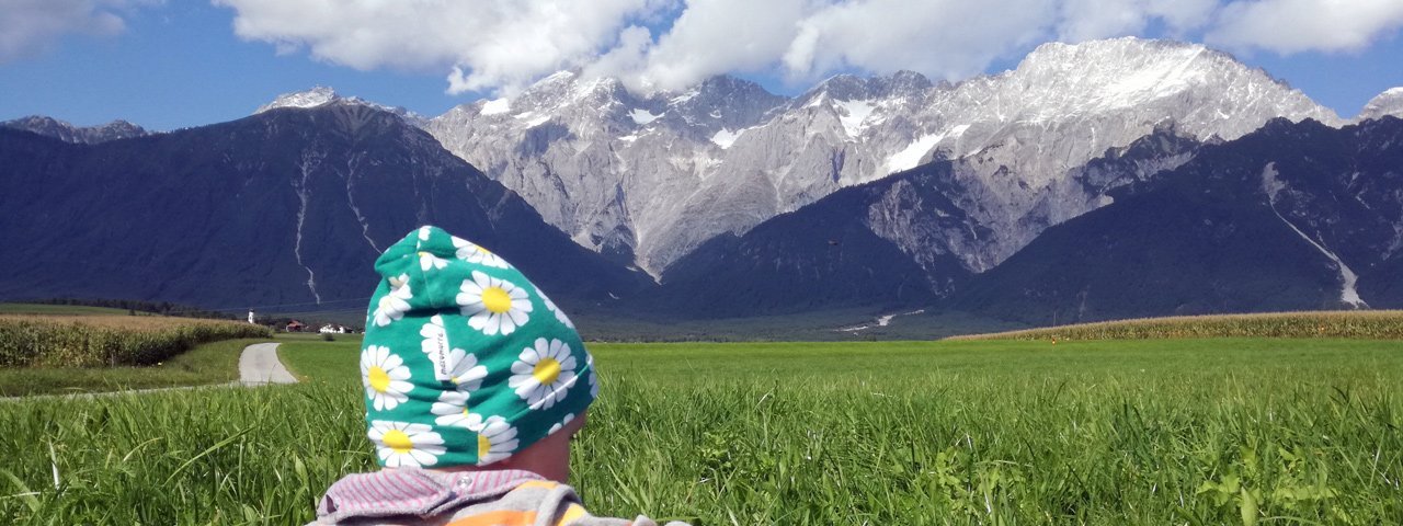 Kurze Rast am Mieminger Plateau, © Tirol Werbung