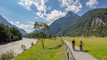 Ötztal fietspad langs Ötztaler Ache, © Ötztal Tourismus/Lukas Ennemoser