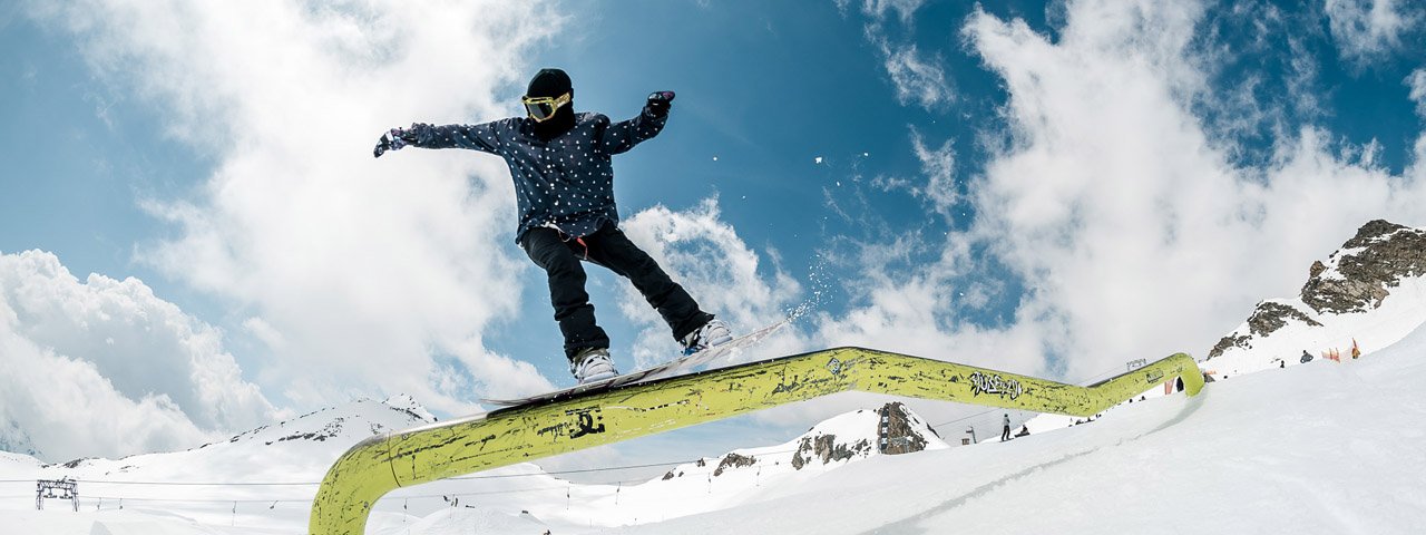 De Spring Sessions in de Stubai Zoo toveren het snowpark om tot een zonnig winterparadijs, © Stubai Zoo/Stefan Eigner