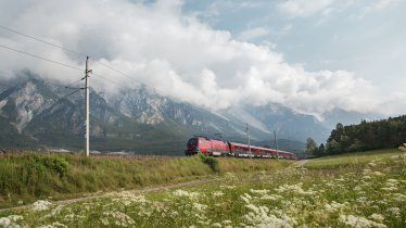 Veel wandelroutes zijn ideaal voor mensen die met bus of trein reizen.
, © Tirol Werbung, Regina Recht