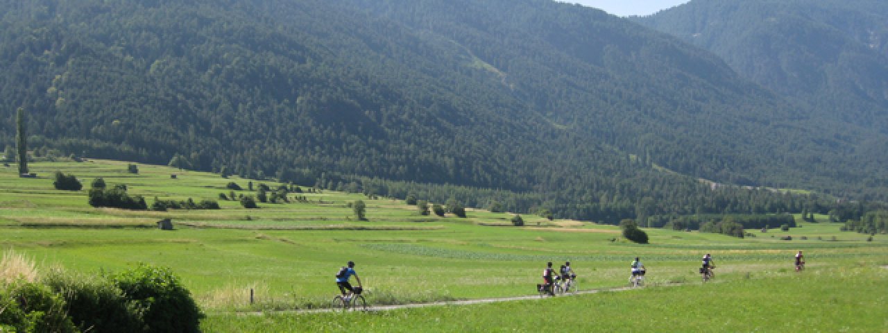 Fietsen in het Gurgltal vlakbij Nassereith, © Tirol Werbung